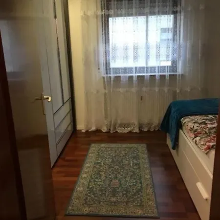 Schone Drei-zimmer Mit Balkon Apartman Mannheim